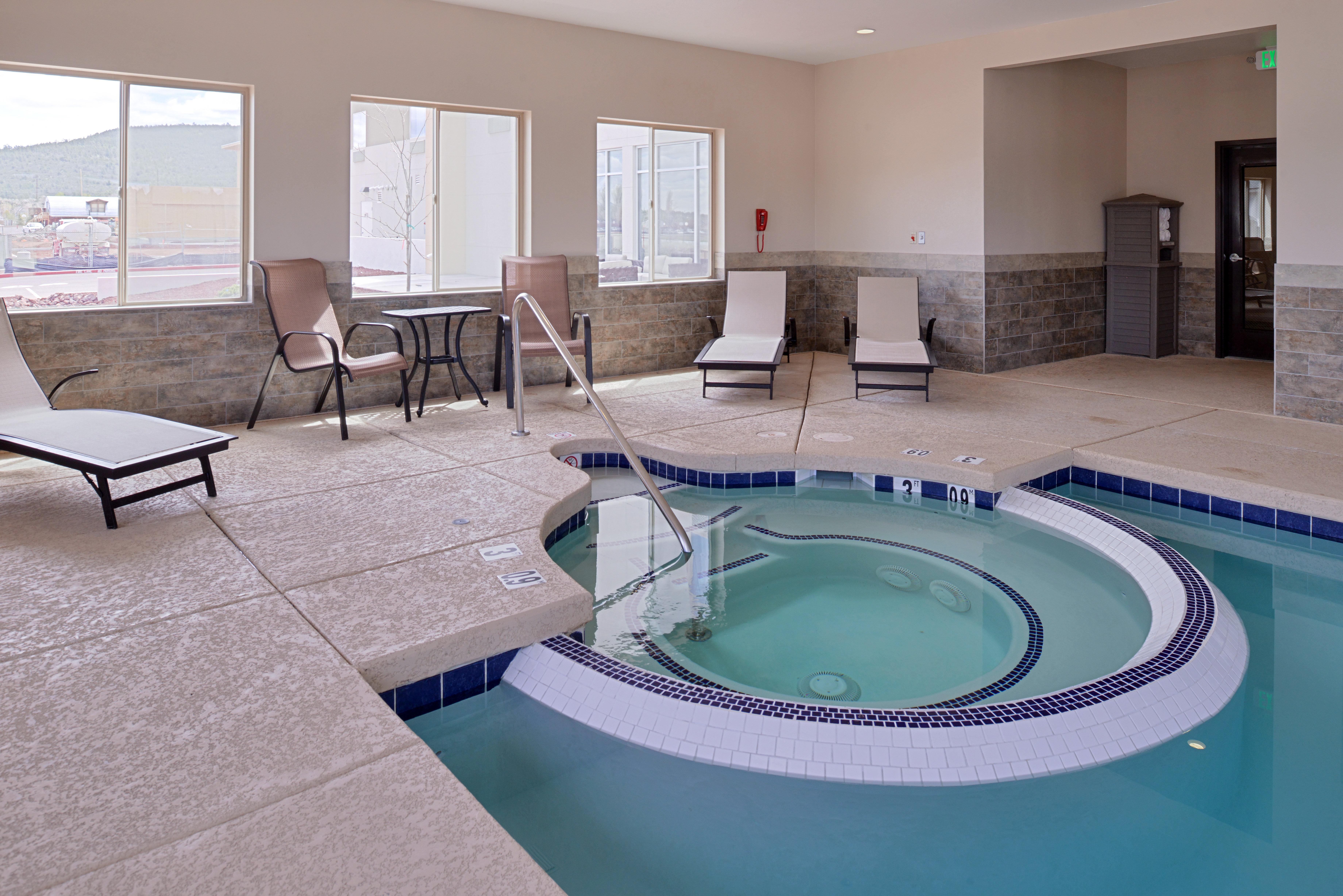 Holiday Inn Express & Suites Williams By Ihg Exterior foto